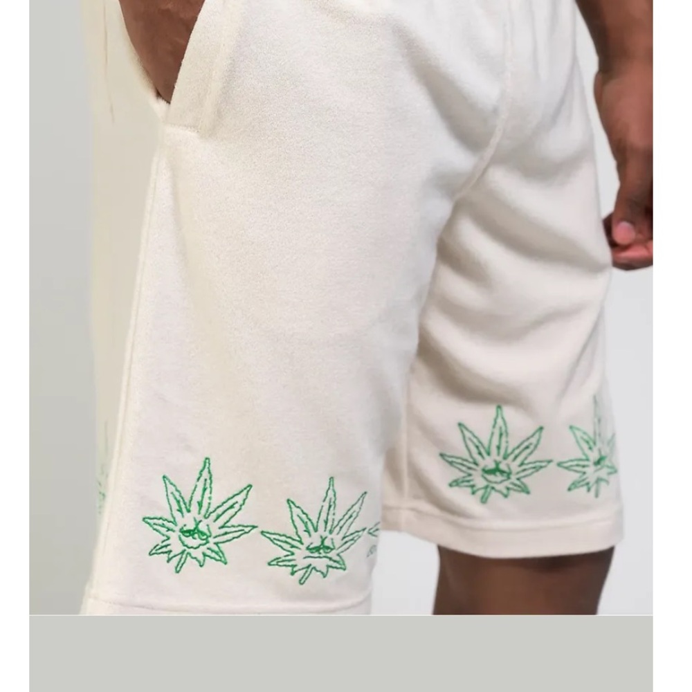 Huf 420 Green Buddy Embroidered Insignia’s  Cream Sweat Shorts Medium